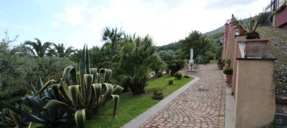 Квартира с 4 комнатами в Генуя, Италия № 2096 10