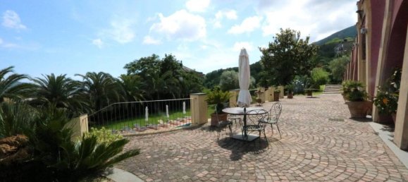 Квартира с 4 комнатами в Генуя, Италия № 2096 2