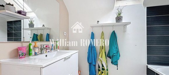 Casa de 3 dormitorios en Donges, France No. 98407 12