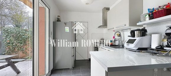 Casa de 3 dormitorios en Donges, France No. 98407 4