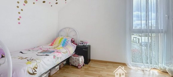 Casa de 3 dormitorios en Donges, France No. 98407 9