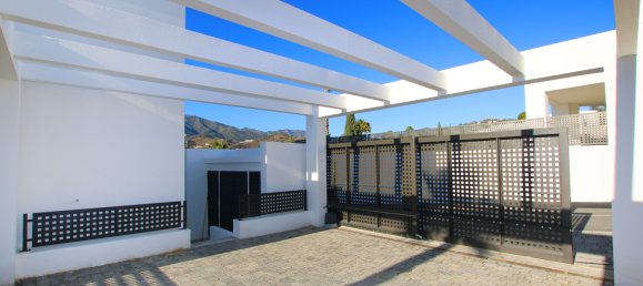 4 bedrooms Villa in Marbella, Spain No. 98896 14
