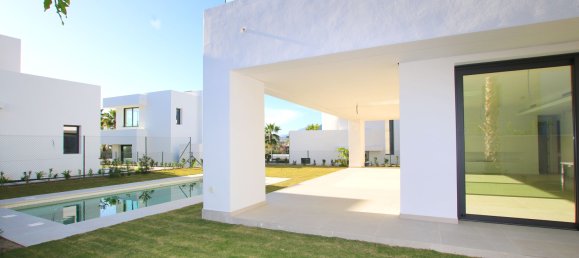 4 bedrooms Villa in Marbella, Spain No. 98896 16