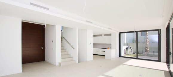 4 bedrooms Villa in Marbella, Spain No. 98896 38