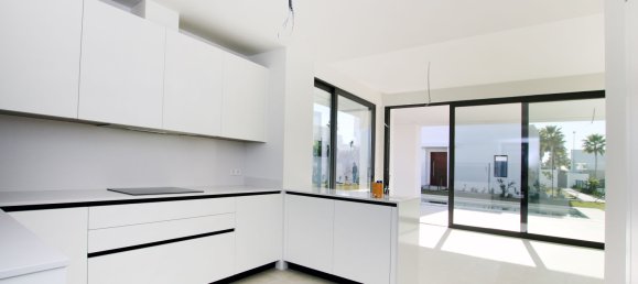 4 bedrooms Villa in Marbella, Spain No. 98896 27