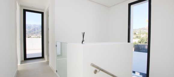 4 bedrooms Villa in Marbella, Spain No. 98896 41