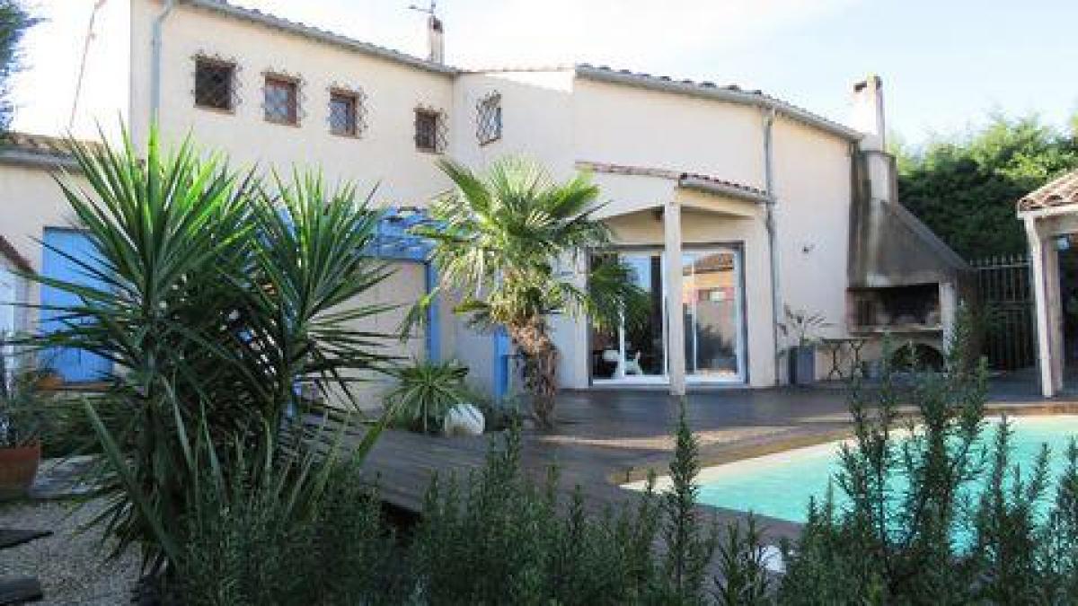 5 bedrooms House in Carcassonne, France No. 27803