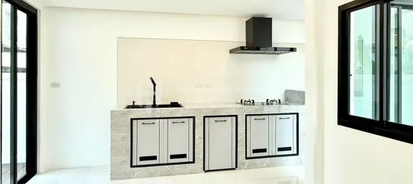 3 bedrooms House for sale in Chalong, Phuket, Southern Thailand, Thailand № 69227 12