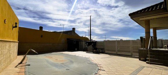 5 bedrooms Villa in Pilar de la Horadada, Spain No. 10932 5