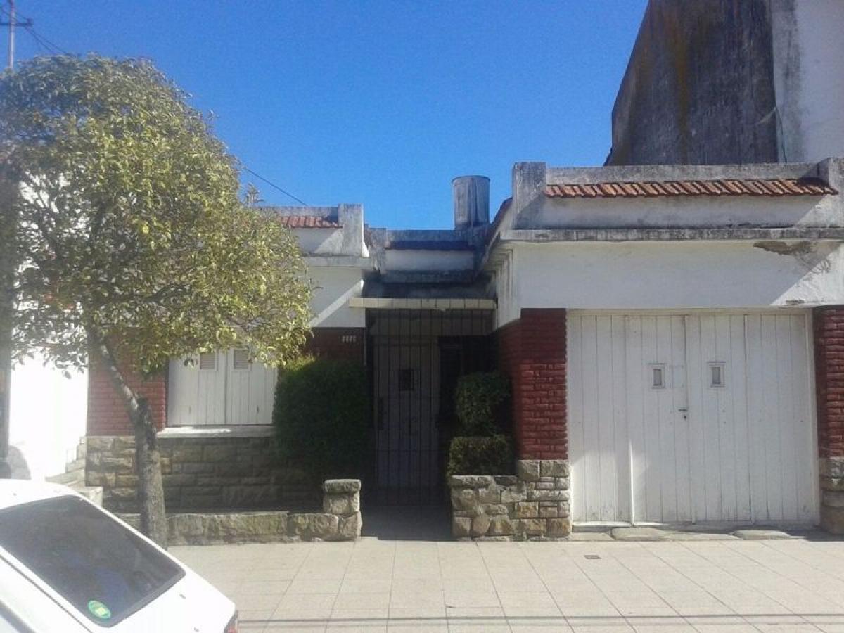 2 bedrooms House in Mar del Plata, Argentina No. 101832