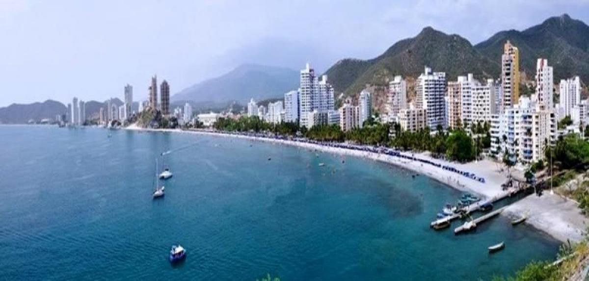 24 bedrooms House in Guadalajara de Buga, Colombia No. 7758