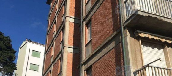 6 rooms Apartment in Livorno, Italy No. 50963 9