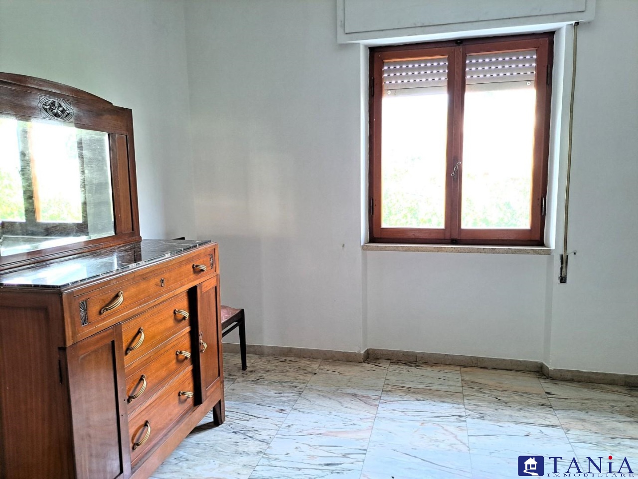 2 Schlafzimmer Wohnung in Carrara, Italy, Nr. 31140