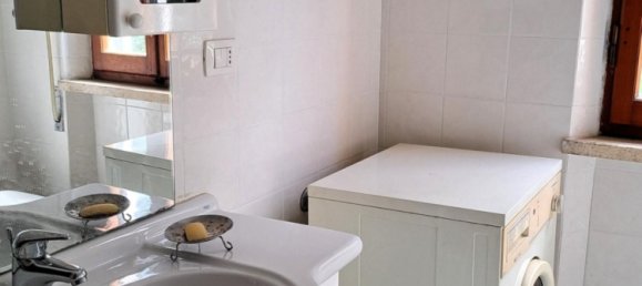 2 Schlafzimmer Wohnung in Carrara, Italy, Nr. 31140 9