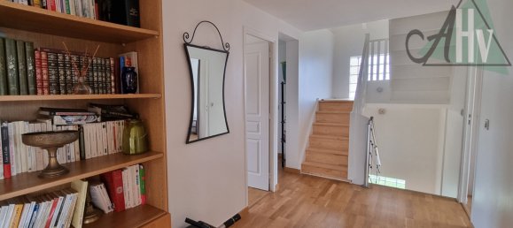 Casa de 4 dormitorios en Fontaine-Macon, France No. 84715 9