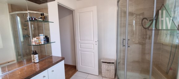 Casa de 4 dormitorios en Fontaine-Macon, France No. 84715 18