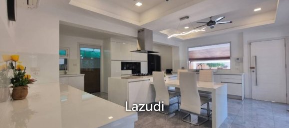 3 bedrooms Villa in Pattaya, Thailand No. 13939 9