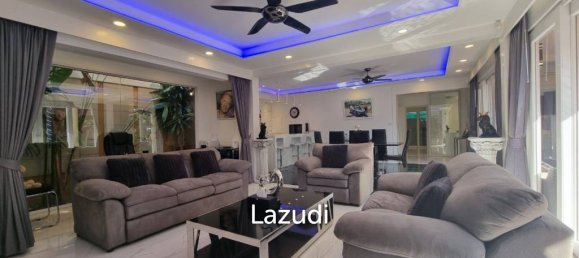 3 bedrooms Villa in Pattaya, Thailand No. 13939 3