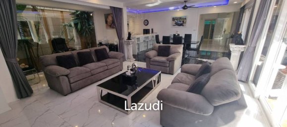 3 bedrooms Villa in Pattaya, Thailand No. 13939 2