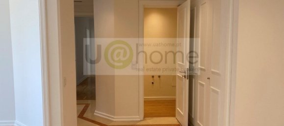 2 bedrooms Apartment in Lisbon, Portugal No. 140220 4