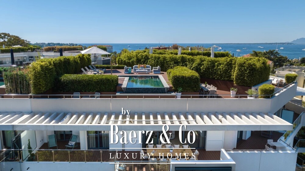 4 bedrooms Penthouse in Antibes, France No. 247348