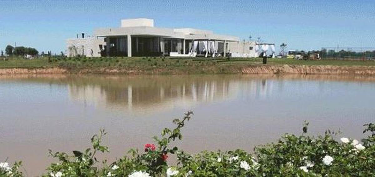  Land in Esteban Echeverria, Argentina No. 38581