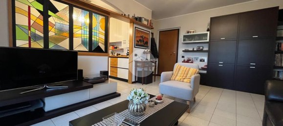 2 bedrooms Apartment in Lissone, Italy No. 57251 4