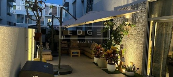 2 bedrooms Villa in Dubai, UAE No. 7119 17