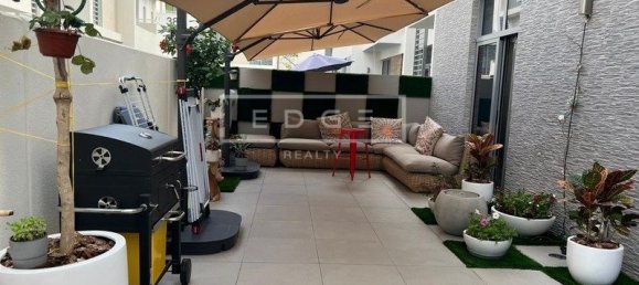 2 bedrooms Villa in Dubai, UAE No. 7119 18