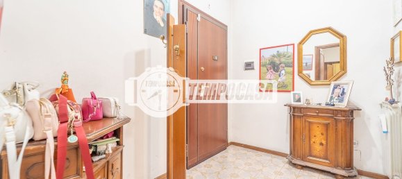 2 bedrooms Apartment in Rome, Italy No. 325116 3