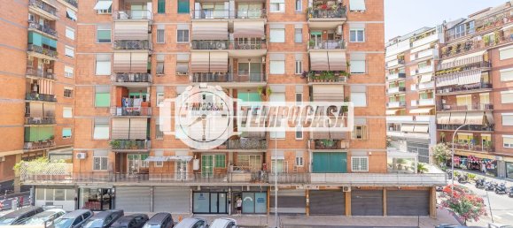 2 bedrooms Apartment in Rome, Italy No. 325116 32