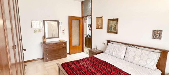 3غرفة شقة في Rho, Italy رقم 32693 12