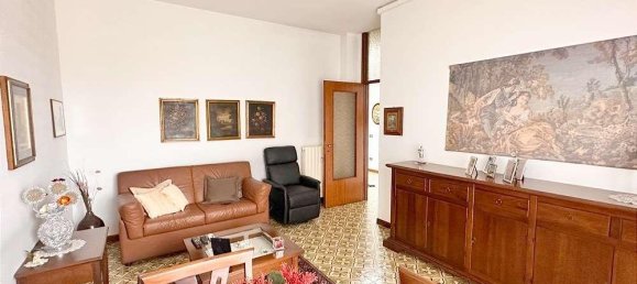 3غرفة شقة في Rho, Italy رقم 32693 3