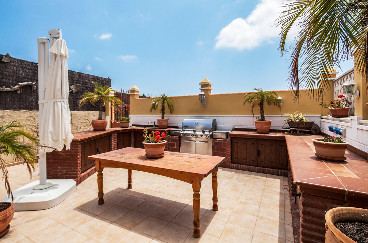 6 bedrooms Villa in Cadiz, Spain No. 84813