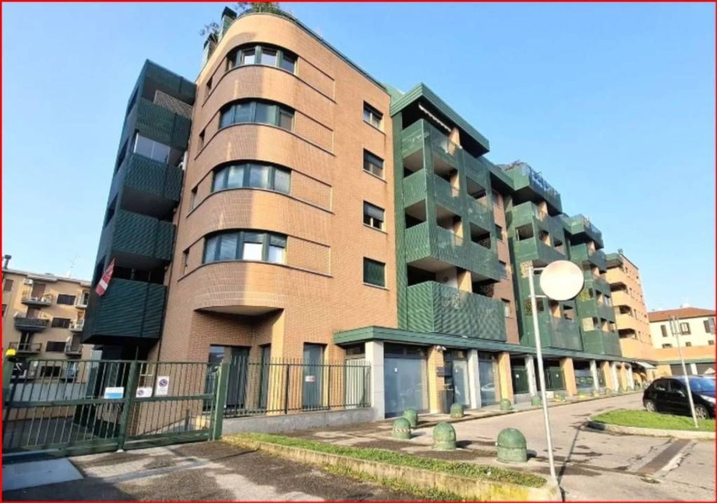 Garage in Monza, Italy 13m², Nr. 185288