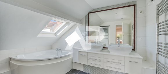 4 bedrooms Villa in Sevres, France No. 348867 7