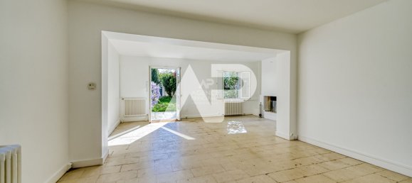 4 bedrooms Villa in Sevres, France No. 348867 2