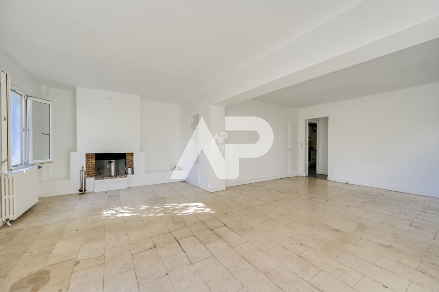 4 bedrooms Villa in Sevres, France No. 348867