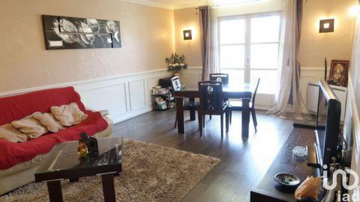 Apartamento com 2 quartos em condomínio em Courtry, France N.º 32819