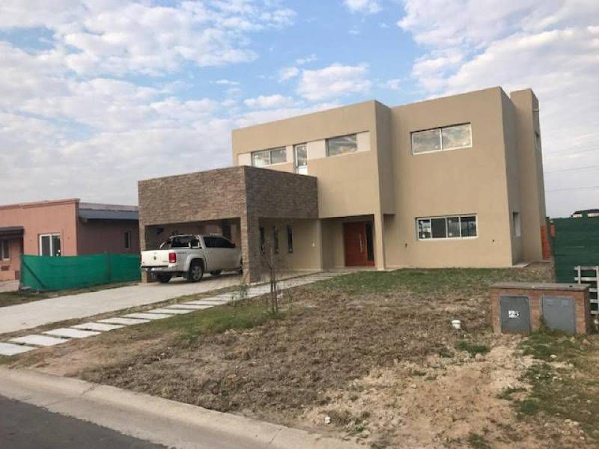 3 bedrooms House in Tigre, Argentina No. 57645