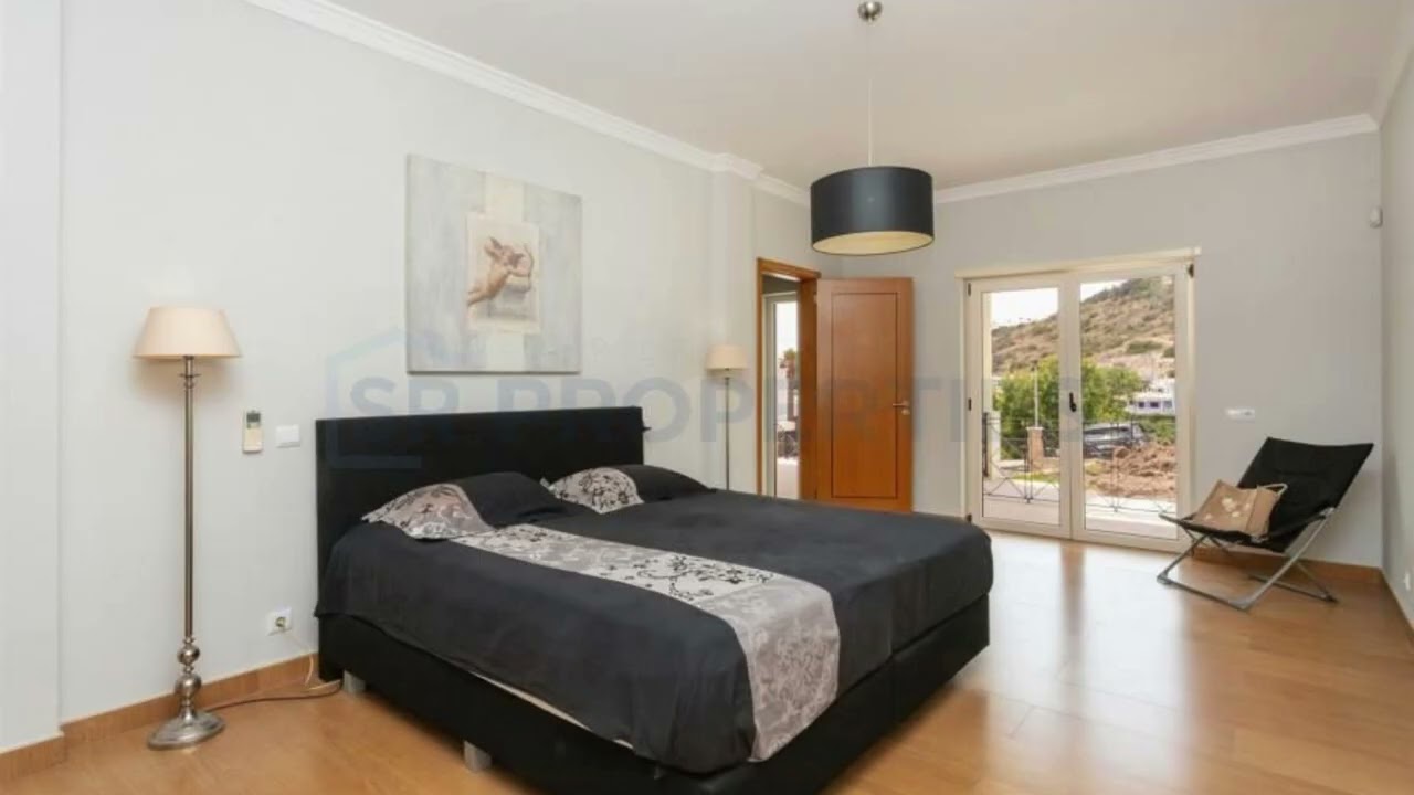 Casa de 4 dormitorios en Albufeira, Portugal No. 207548