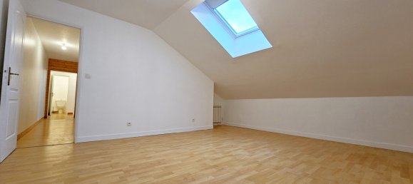 3 bedrooms House in Pontfaverger-Moronvilliers, France No. 155002 9