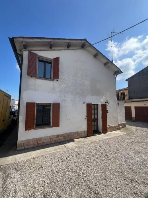 3غرفة منزل في Ferrara, Italy رقم 36737