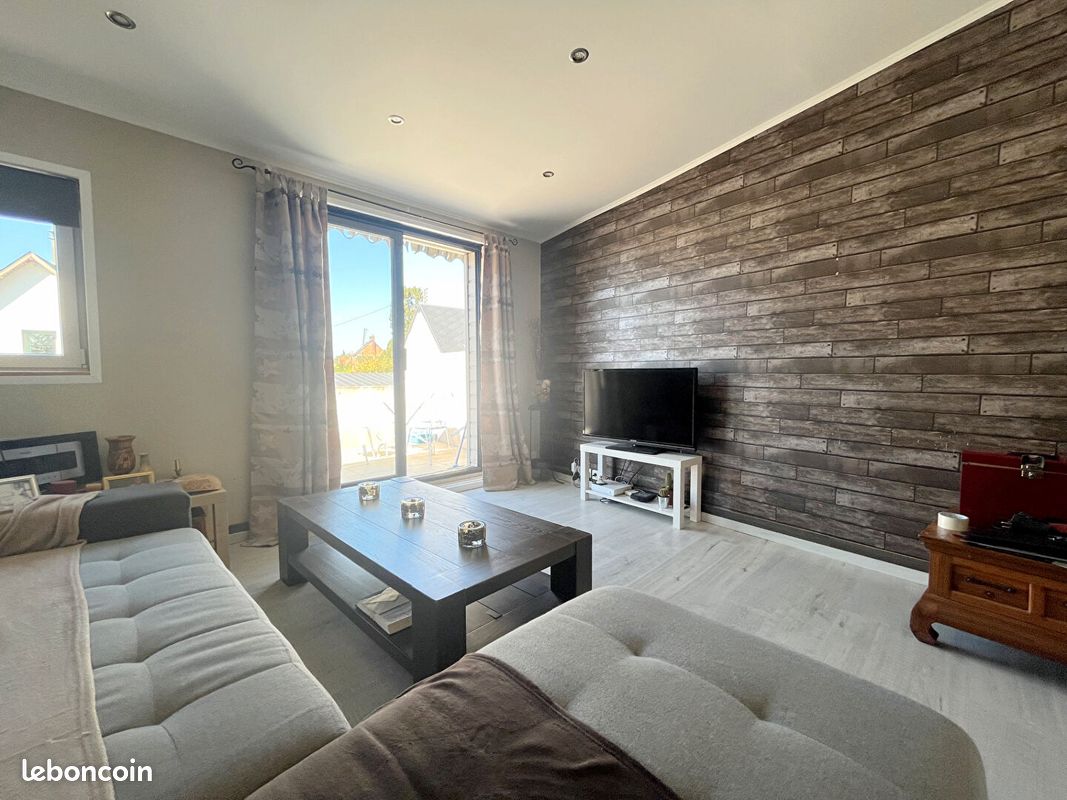 2 bedrooms Duplex in Amblainville, France No. 63470