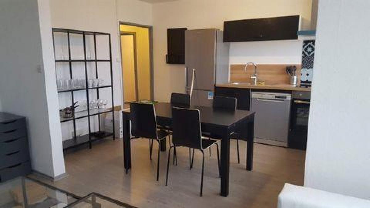 Apartamento de 4 dormitorios en Toulouse, France No. 27058
