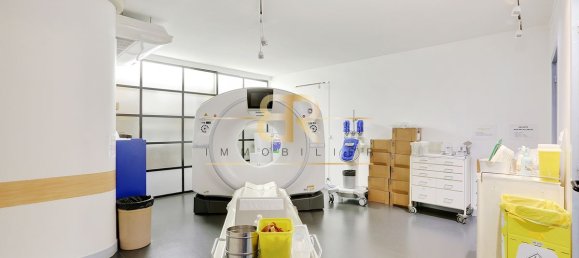 387m² Commercial property in Charenton-le-Pont, France No. 118383 10