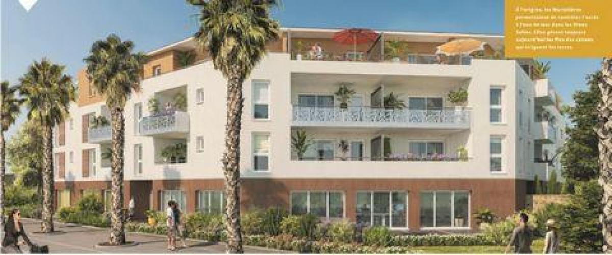 3 bedrooms Condo in Hyeres, France No. 15001