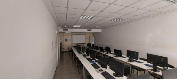 582m² Office in Piacenza, Italy No. 374949 15