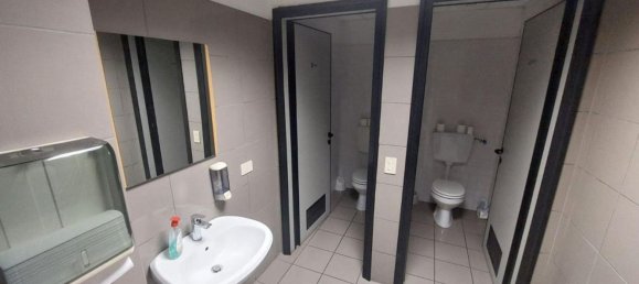 582m² Office in Piacenza, Italy No. 374949 8