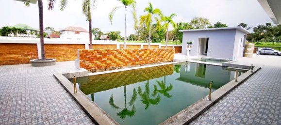 5 bedrooms Cafe / restaurant in Pattaya, Thailand No. 373 23